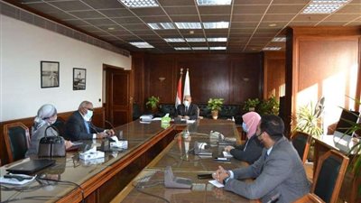 وزير النقل يبحث عملية توريد 7 قطارات فاخرة من إسبانيا