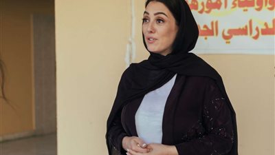 أول صور للنجمة كندة علوش بالفيلم الهندي Yellow Bus