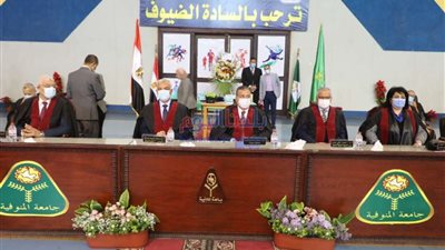 وزير الأوقاف يهدى مجموعة إصدارات مترجمة لجامعة المنوفية