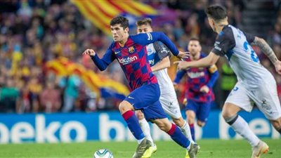 رسميًا: برشلونة يُعير لاعبه لريال بيتيس