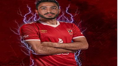 قبل مواجهة بلاتينيوم.. كهربا يساند الأهلي من مدرجات ستاد السلام