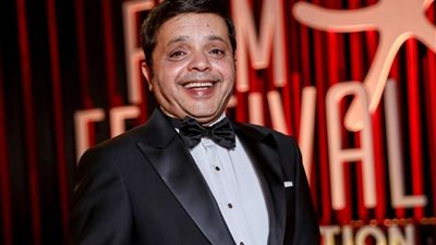 محمد هنيدي يدعم محمد صلاح على طريقته الخاصة