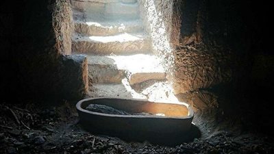 اكتشاف مقبرة عائلية قديمة  تضم 30 مومياء في أسوان