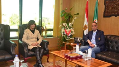 محافظ الفيوم يستقبل وزيرة الهجرة لبدء زيارة مبادرة 
