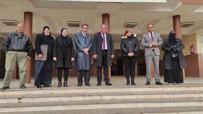 نائب رئيس جامعة الأزهر يتفقد لجان الامتحانات بتربية رياضية بنات