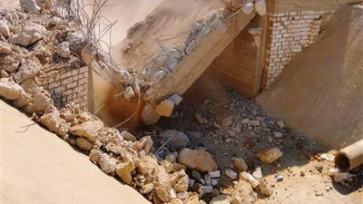 إزالة 18 كوبري مخالف  بنطاق هندسة ري طهطا بسوهاج