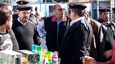 بالصور.. مجلس مدينة مرسى مطروح يشن حملة مكبرة على بائعي الآثاث المستعمل بالمنطقة الطبية