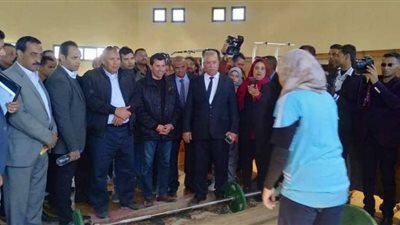 بالصور.. أشرف صبحي يتفقد المدينة الشبابية والمخيم الكشفي ومنتدى الشباب بالوادي الجديد