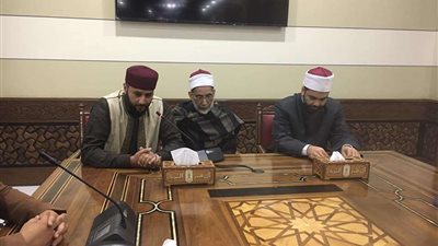 بالصور.. عضو هيئة كبار العلماء يلتقي بوفد الأئمة الليبي الثامن