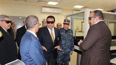 وزير التعليم العالي والبحث العلمي يتفقد منشآت مدينة زويل للعلوم والتكنولوجيا (صور)