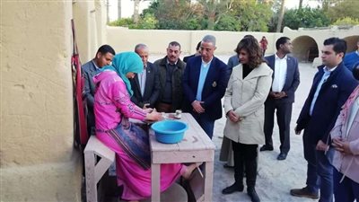 قرية تونس ضمن زيارات وزيرة الهجرة