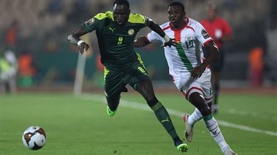 التعادل السلبي يحسم الشوط الأول بين السنغال وبوركينا فاسو في أمم إفريقيا