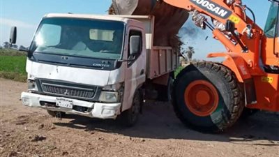 حملات لرفع الإزالات وتجميل الشوارع بمركز العدوة بالمنيا