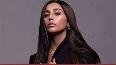 دينا الشربيني في كواليس بروفات مسرحية 