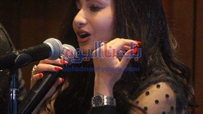 فنانة مغربية  تعلن عن رغبتها في تسجيل القرآن الكريم كاملا بصوتها
