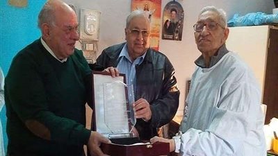حزب الوفد يُكرِّم طبيب الغلابة بالإسماعيلية