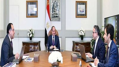 السيسي يستعرض مشروعات وزارة السياحة والآثار