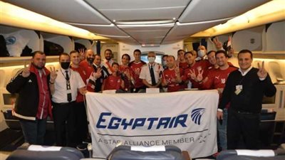 عاجل.. انطلاق أولى رحلات الجسر الجوي لتشجيع منتخب مصر (صور)