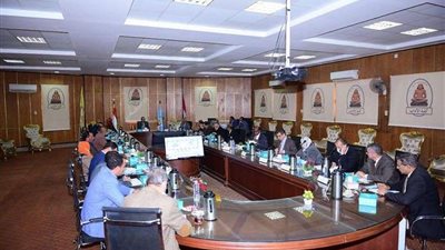 إلغاء مدة صلاحية شهادة اللغة الإنجليزية لمنح الدرجات العلمية بـ«جامعة سوهاج»