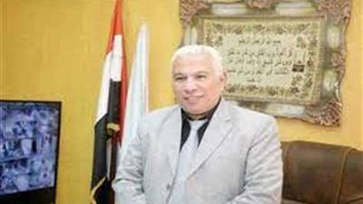 وكيل وزارة التربية والتعليم بالإسكندرية يتفقد أعمال تصحيح امتحانات الشهادة الإعدادية