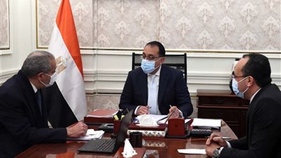 مدبولي يتابع مع وزير التموين موقف توافر السلع استعداد لاستقبال شهر رمضان