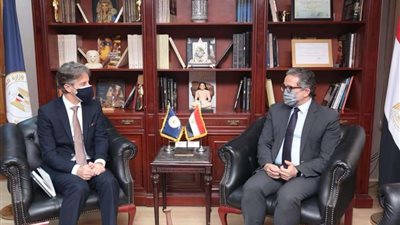 وزير الآثار يلتقي الممثل لبرنامج الإنمائي للأمم المتحدة في مصر