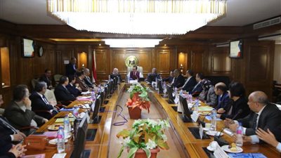 وزير التعليم العالي يطالب برفع كفاءة المؤسسات البحثية وتشغيلها بالكفاءة المطلوبة