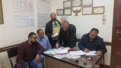 إحالة 6 أطباء بالوحدة الصحية بـ