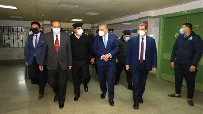 في لفته إنسانية.. محافظ سوهاج يطمئن على الحالة الصحية للنقيب أحمد عصام