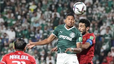 كيف قضى لاعبي الأهلي ليلتهم الأولى فى الإمارات بعد الخسارة من بالميراس؟.. 