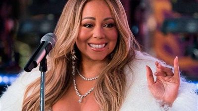 موقف محرج للمغنية الأمريكية ماريا كارى بعد اختراق حسابها على 