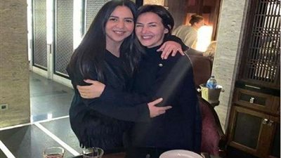 ربنا يخليكي ليا.. دنيا سميرغانم تحتفل بعيد ميلادها مع شقيقتها إيمي