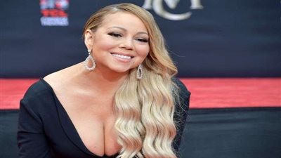 اختراق حساب المغنية الأمريكية ماريا كاري على 