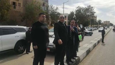 محافظ الوادى الجديد: إنشاء سوق سيارات مجهز بالخارجة