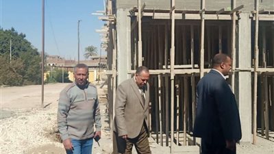 السكرتير العام لمحافظة قنا يتابع معدلات التنفيذ بمشروعات 