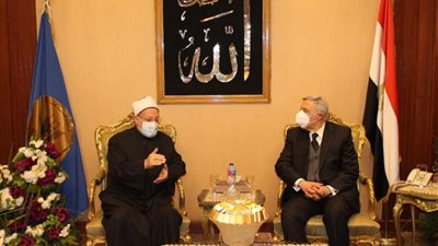 مفتي الجمهورية يتوجه إلى المحكمة الدستورية لتهنئة المستشار بولس فهمي بمنصبه الجديد