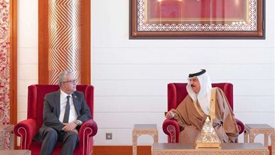 رئيس مجلس النواب يلتقى ملك البحرين