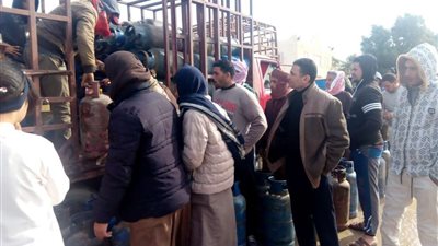 محافظ مطروح يشدد على المتابعة المستمرة لوصول اسطوانات الغاز للمواطنين