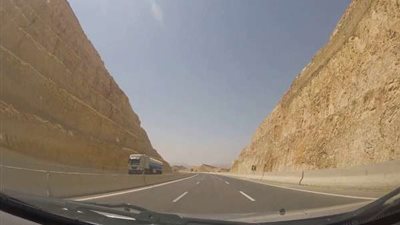 انقلاب سيارة ملاكي و إصابة 6 أشخاص بطريق 