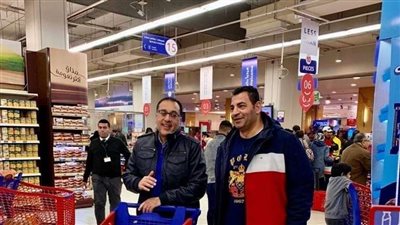 بدون حراسة.. رئيس الوزراء 