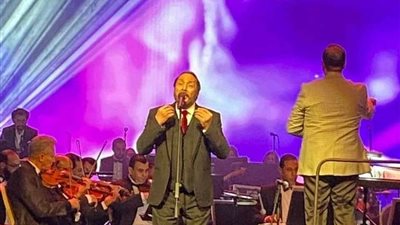 بدار الأوبرا المصرية.. على الحجار يتألق في حفل غنائي ضخم
