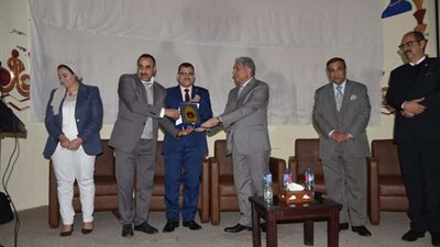 انتهاء دورة إعداد القادة بمطروح بحضور السكرتير العام المساعد