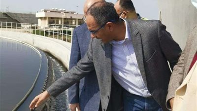 مسئولو المرافق بوزارة الإسكان يتفقدون محطة معالجة صرف صحي الجبل الأصفر