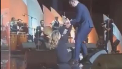 بالفيديو.. تركي آل الشيخ يُعلق على سقوط مطربة تونسية أثناء حفل لها بقطر