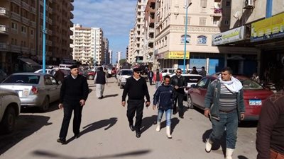 المعداوي يدفع بحملات على محلات الموبيليا والمقاهي لإزالة إشغالات الطريق بمطروح