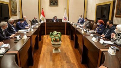 عبد الغفار يلتقي برئيس مؤسسة