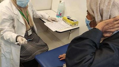 صحة قنا: الكشف على ٧٠١ مواطن في قافلة طبية مجانية بقفط