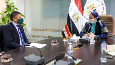 اجتماع هام لوزيرة البيئة بشأن العمل في مجال تكنولوجيا الوقود والطاقة النظيفة