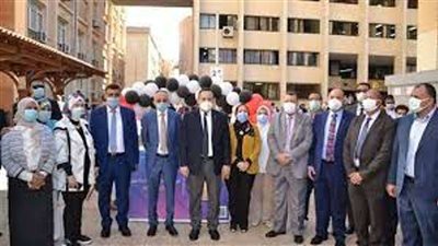 رئيس جامعة الإسكندرية يتفقد سير العملية التعليمية فى أول أيام 