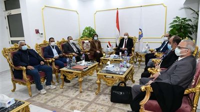 الداودي يتابع مشروعات الخطة الاستثمارية بقنا